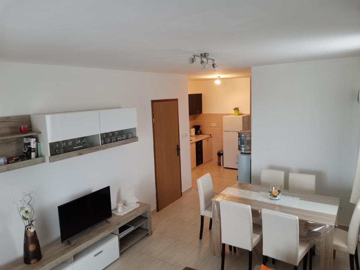Apartman Jadranka Vir Exterior foto